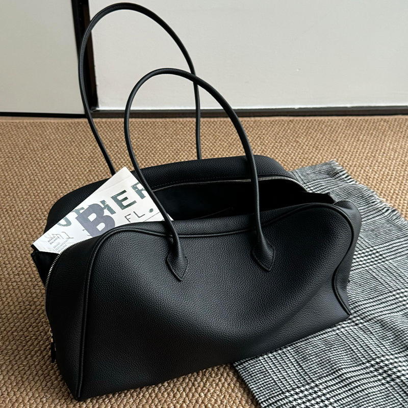 Black Soft Leather Boston Tote - Women Bags 2026 Trends recension och pris